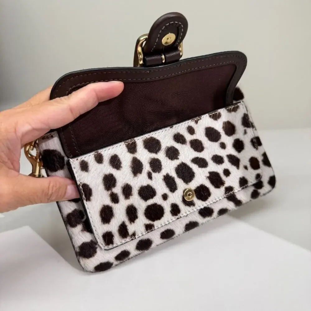 NEW‼️Coach Ashton Wristlet In Haircalf CEN13 Dark Brown Chalk